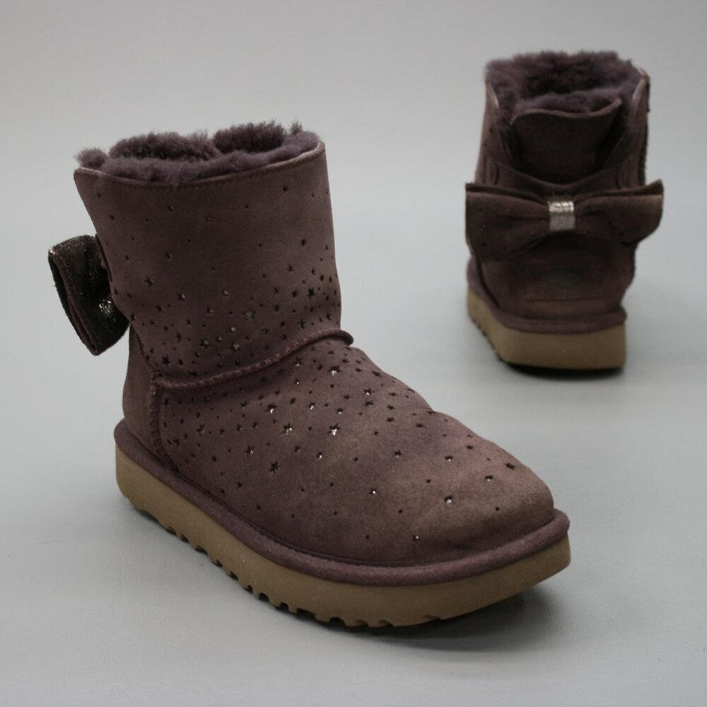UGG Australia Ladies 5 Port Wine Classic Mini Stargirl Bow Ankle Boots - 1098475
